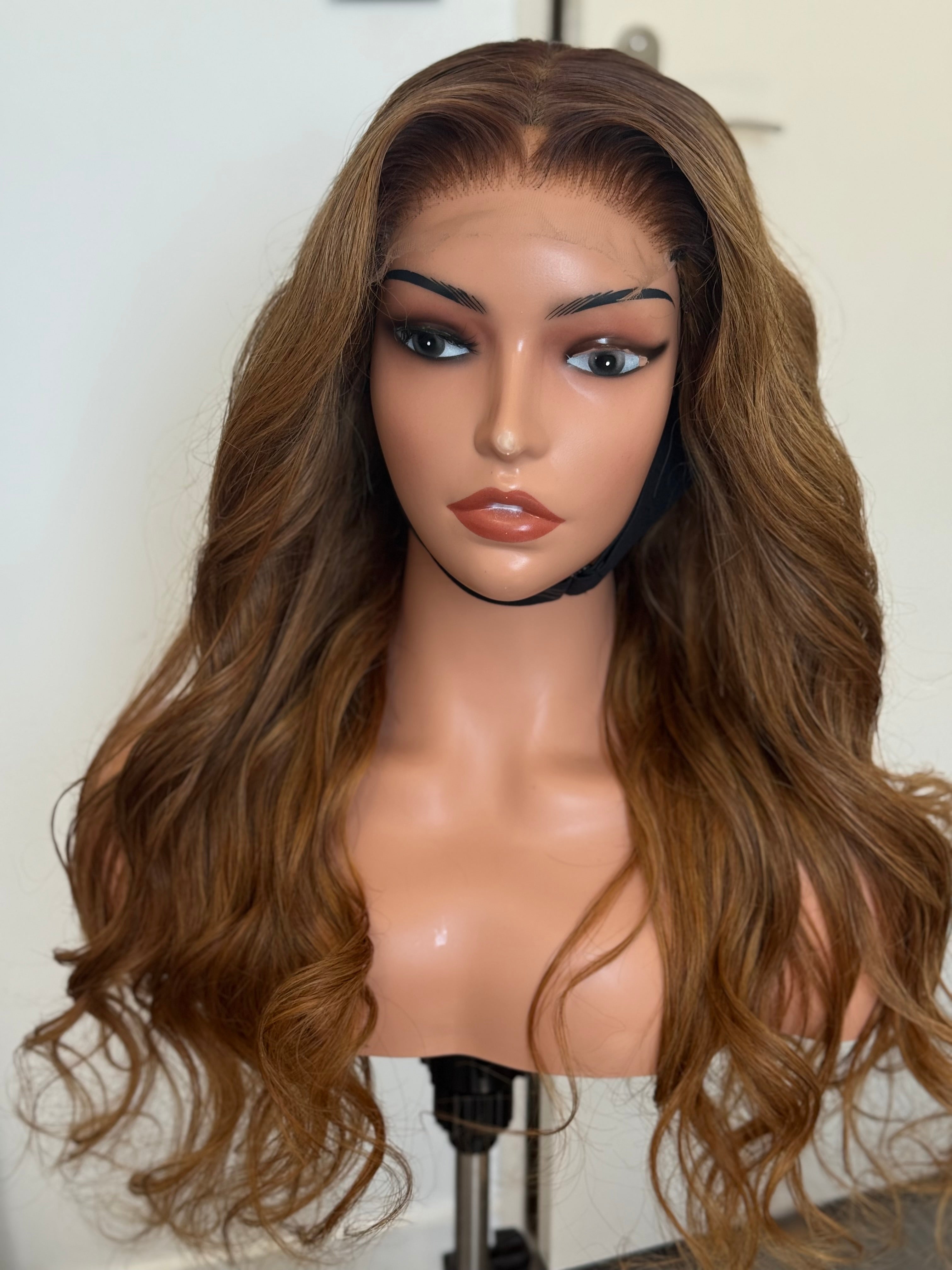 Perruque Glueless Ondulée Miel Doré – Lace Front HD – Cheveux 100 % Humains